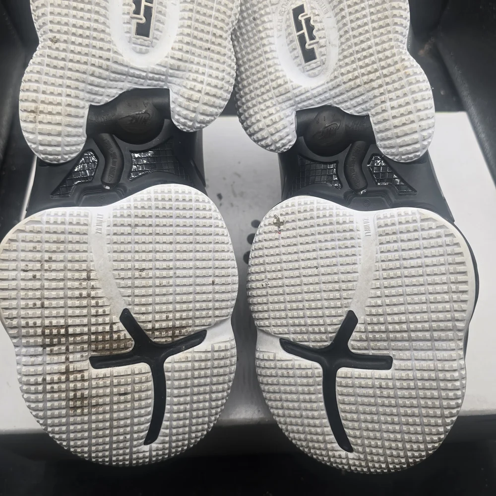 Nike Kids Sneakers‎ - Black and Cream